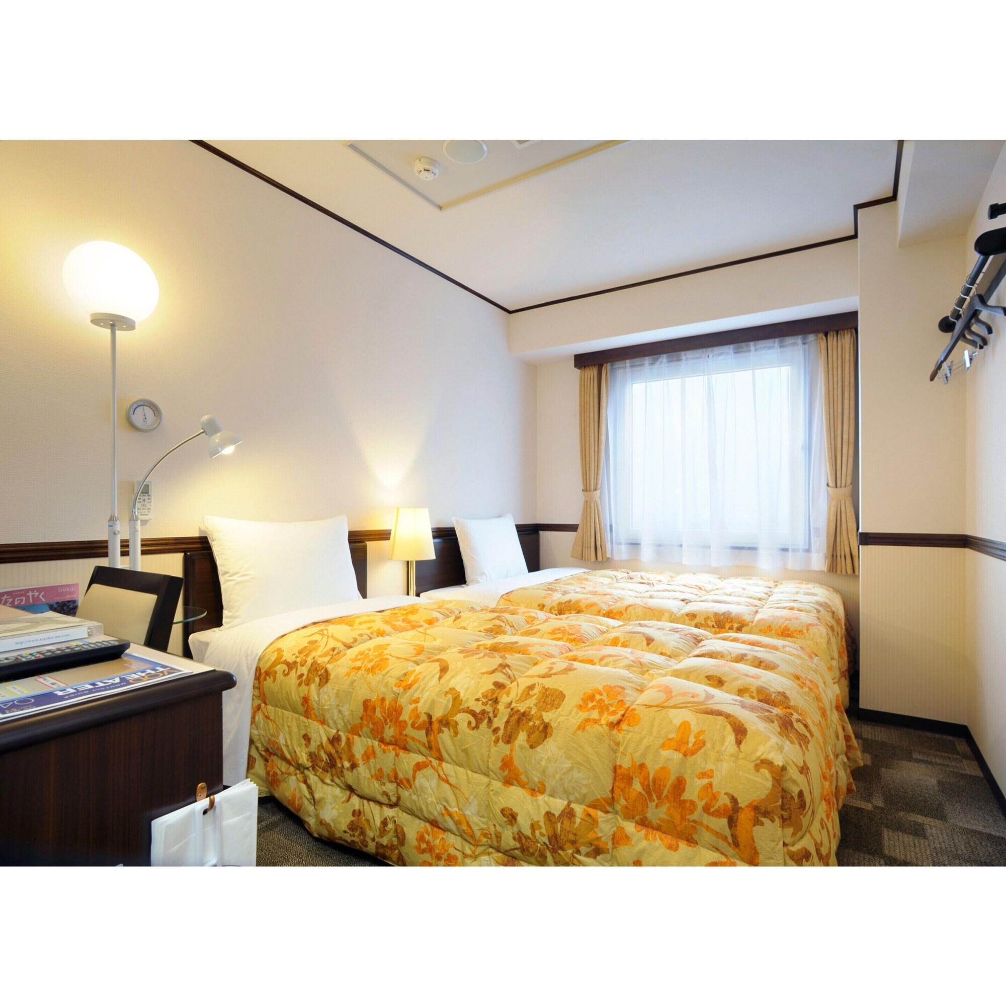 Toyoko Tokyo Eki Odakyu Sen Higashi Guchi 3*